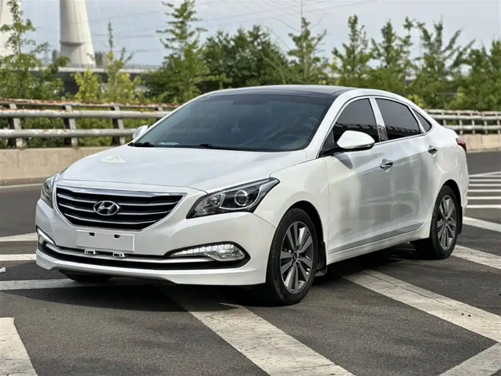 HYUNDAI MISTRA