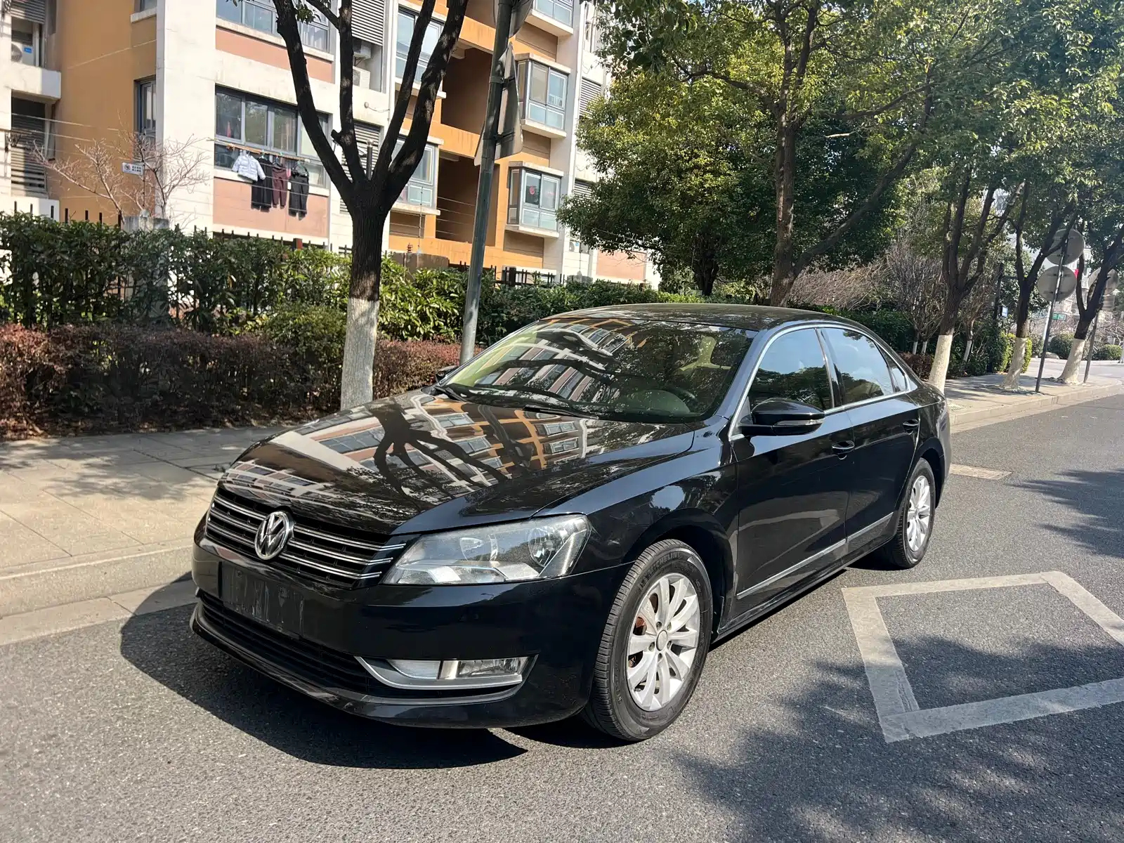 VOLKSWAGEN PASSAT 2011