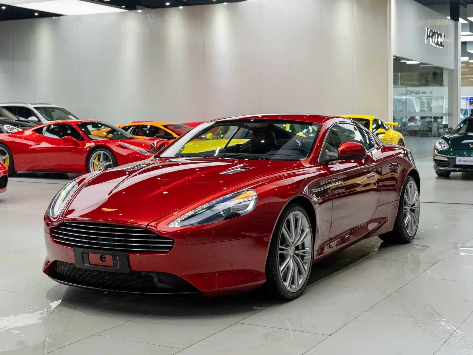 ASTON MARTIN VIRAGE 2012