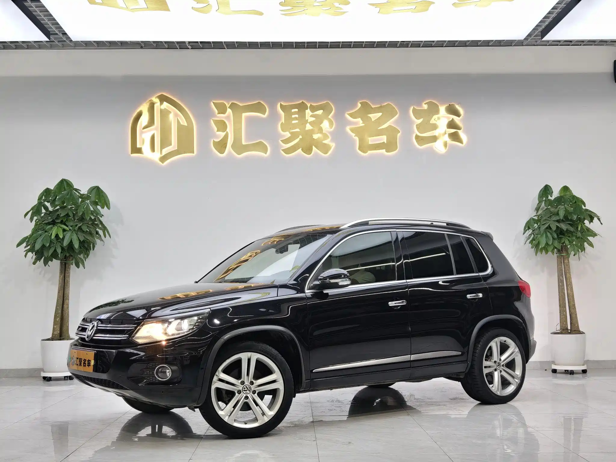 VOLKSWAGEN TIGUAN 2015