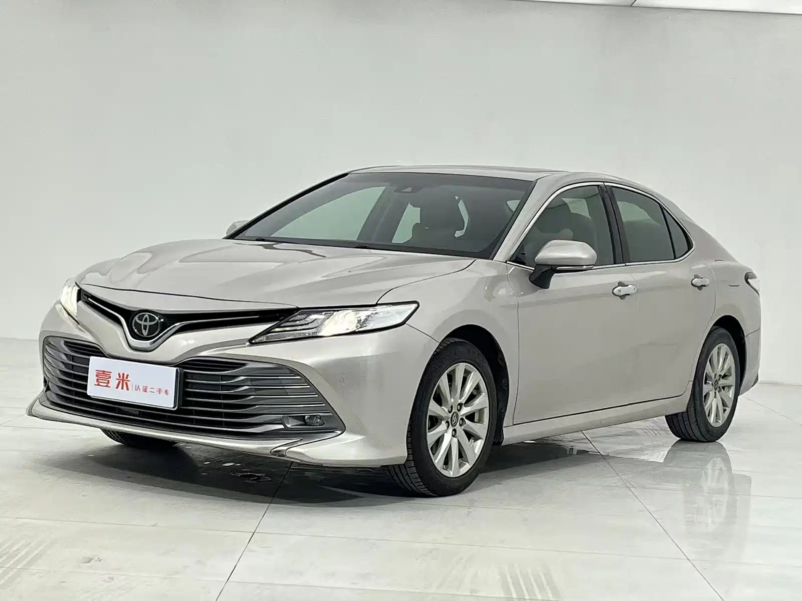 TOYOTA CAMRY 2019
