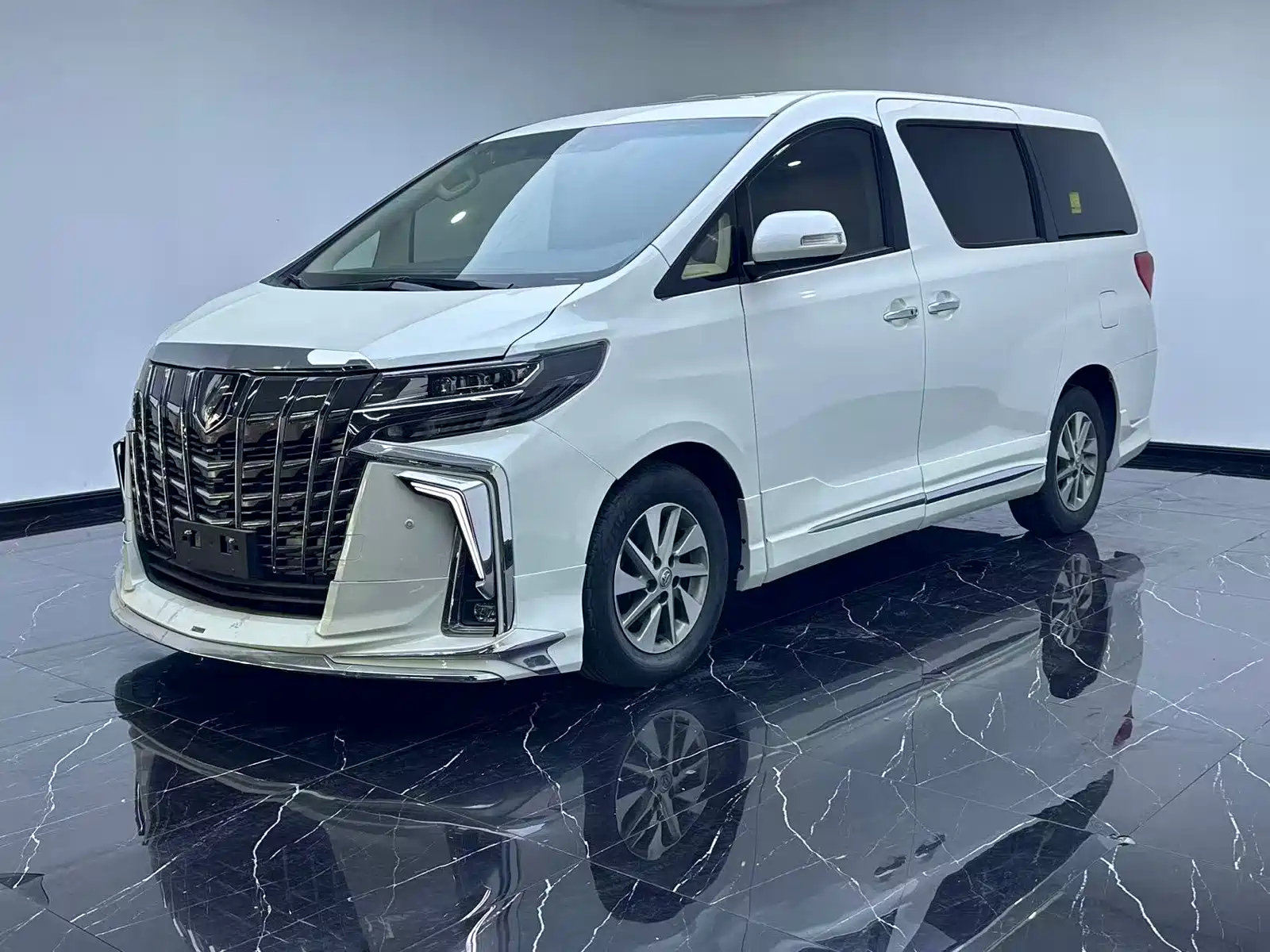 TOYOTA ALPHARD 2012