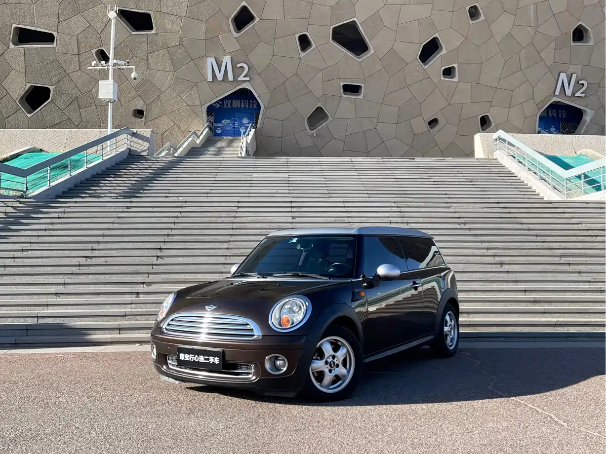 MINI CLUBMAN 2010