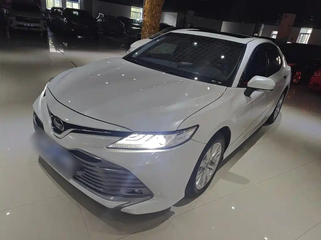 TOYOTA CAMRY 2019