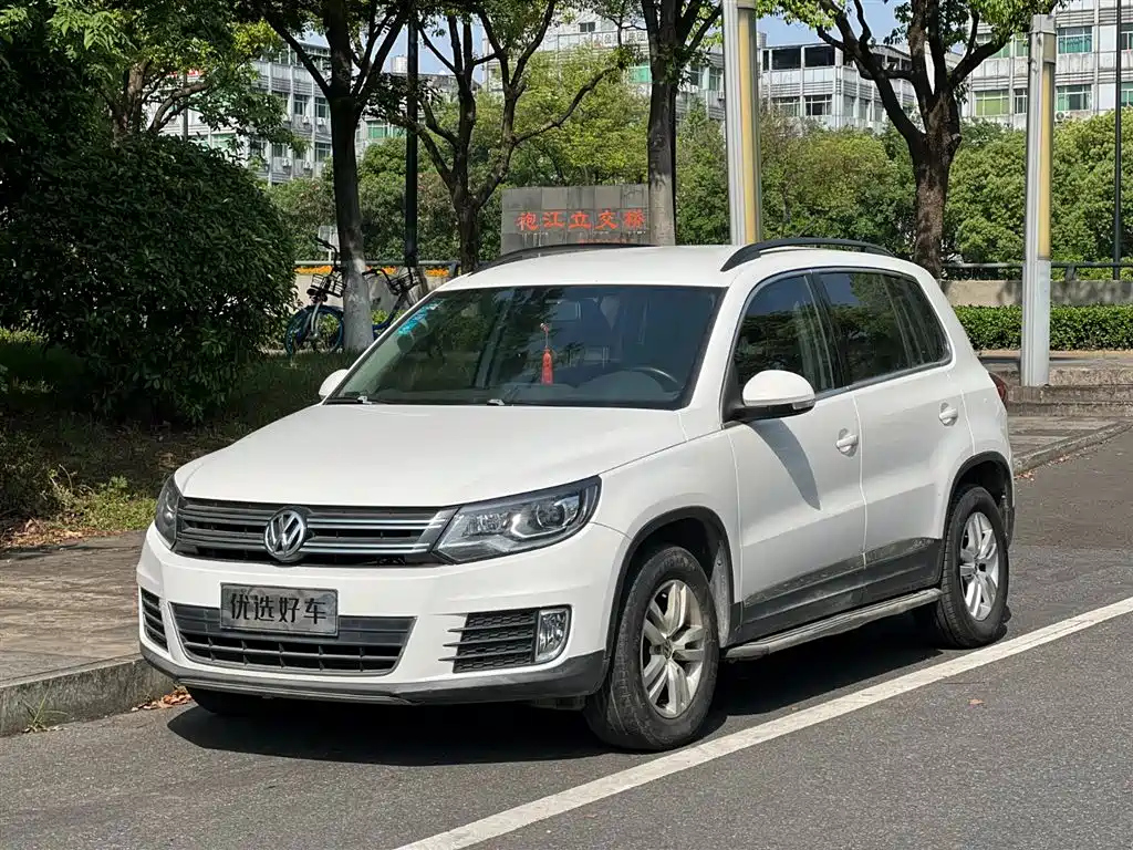VOLKSWAGEN TIGUAN 2015