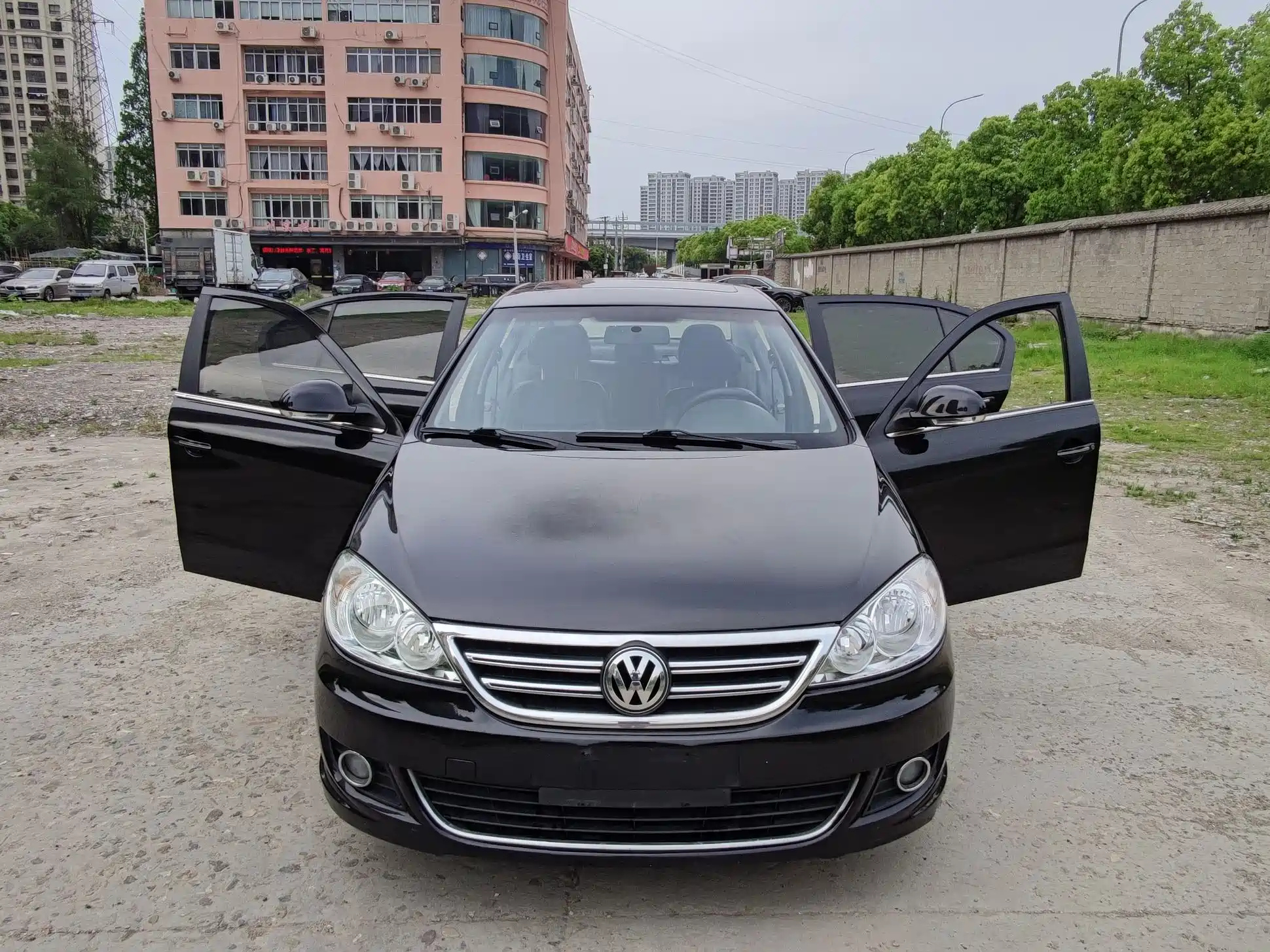 VOLKSWAGEN LAVIDA 2011