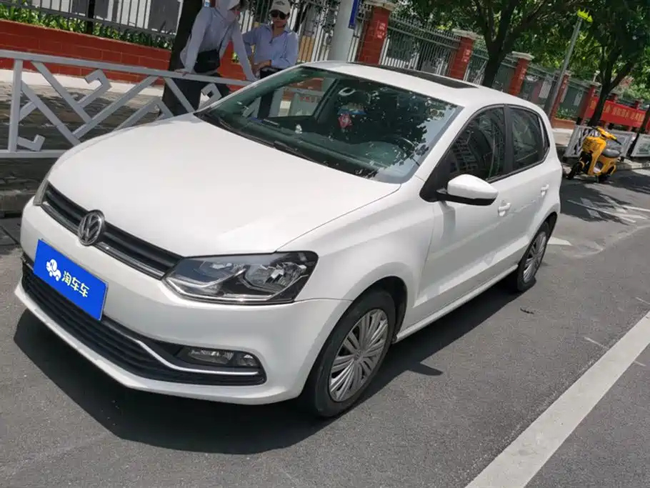 VOLKSWAGEN POLO 2016