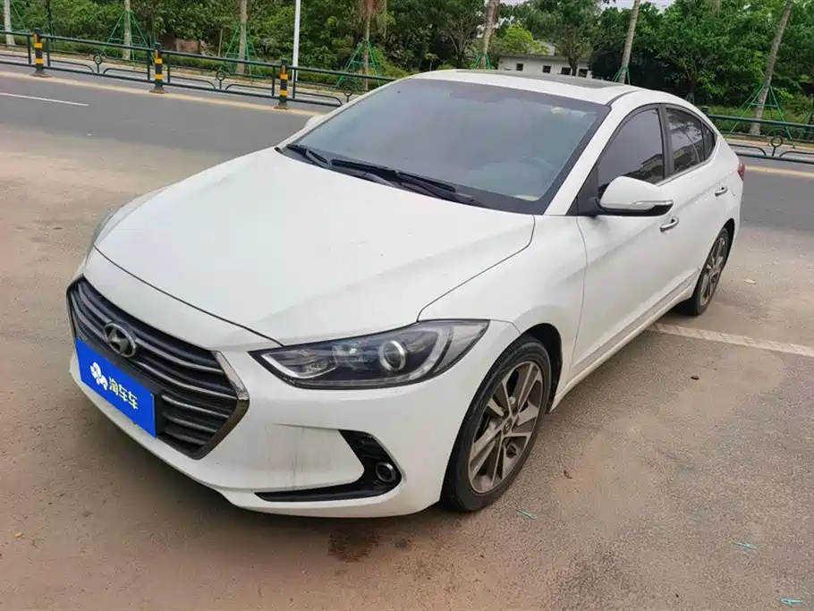 HYUNDAI ELANTRA 2016
