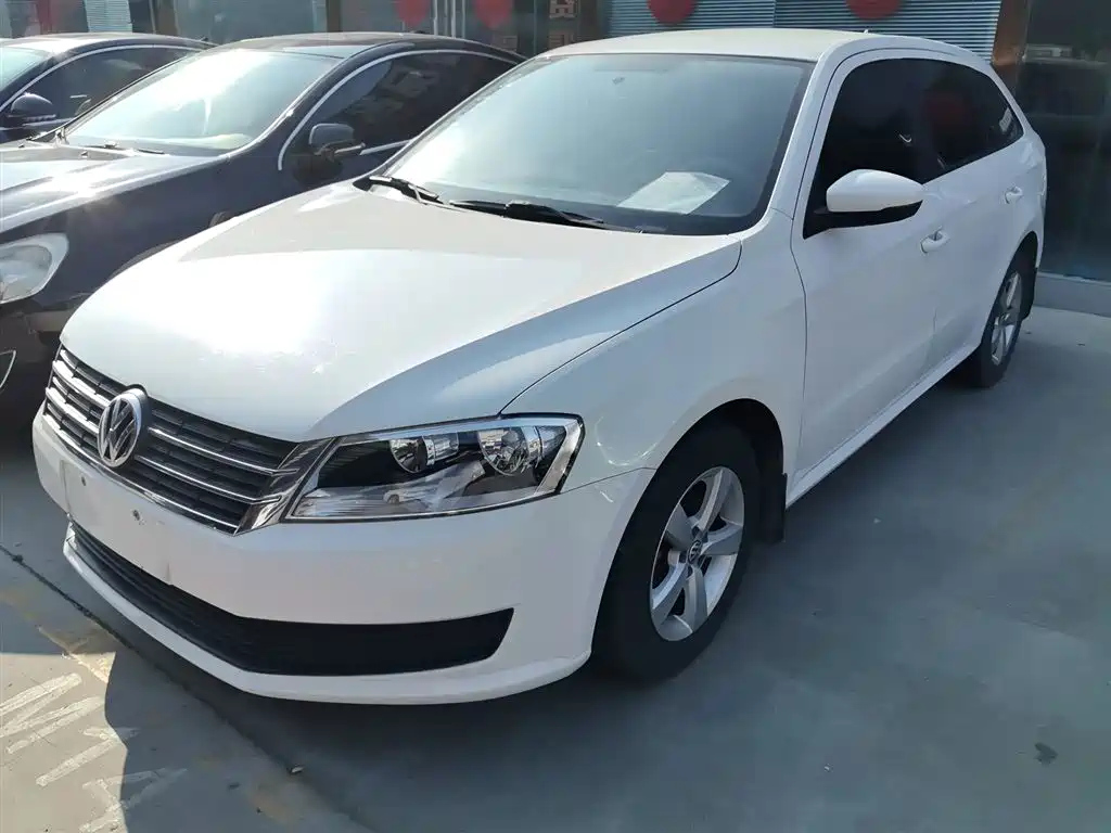 VOLKSWAGEN LAVIDA 2013