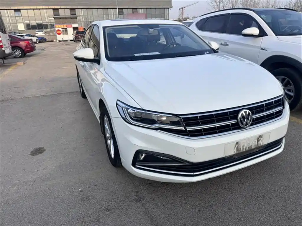 VOLKSWAGEN BORA 2020