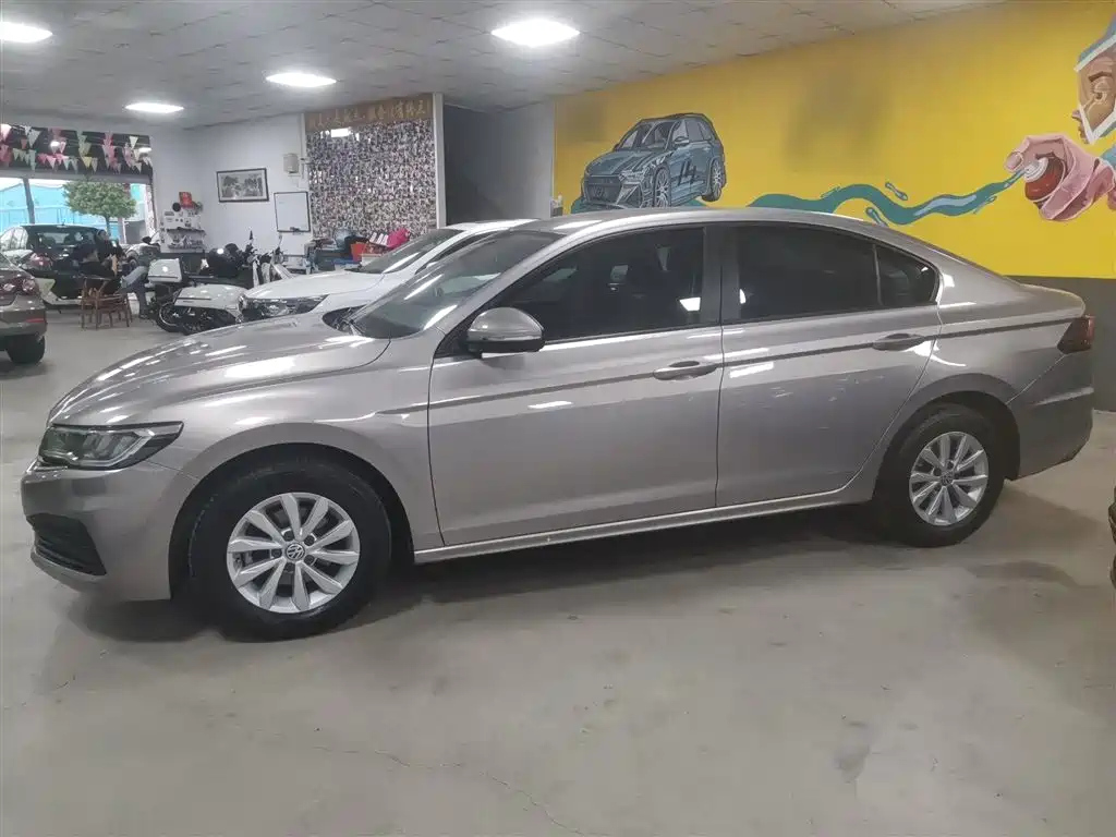 VOLKSWAGEN BORA 2019