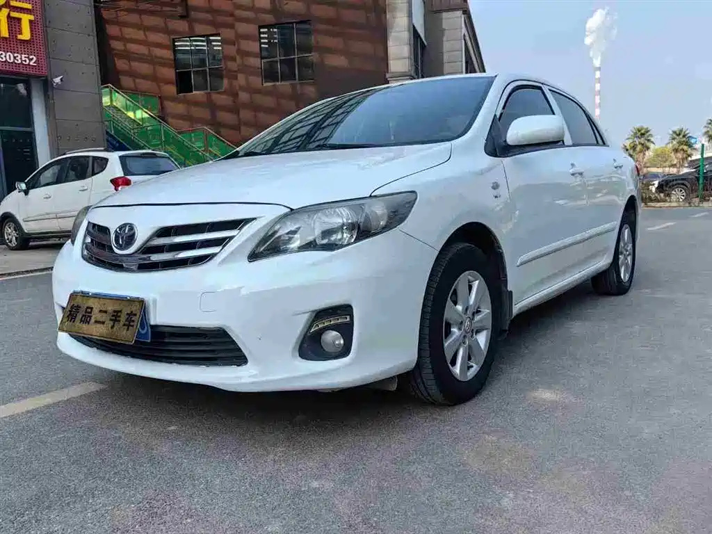 TOYOTA COROLLA 2013