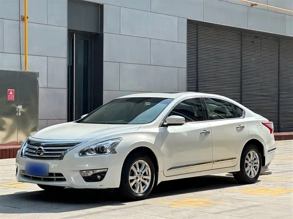 NISSAN TEANA 2013