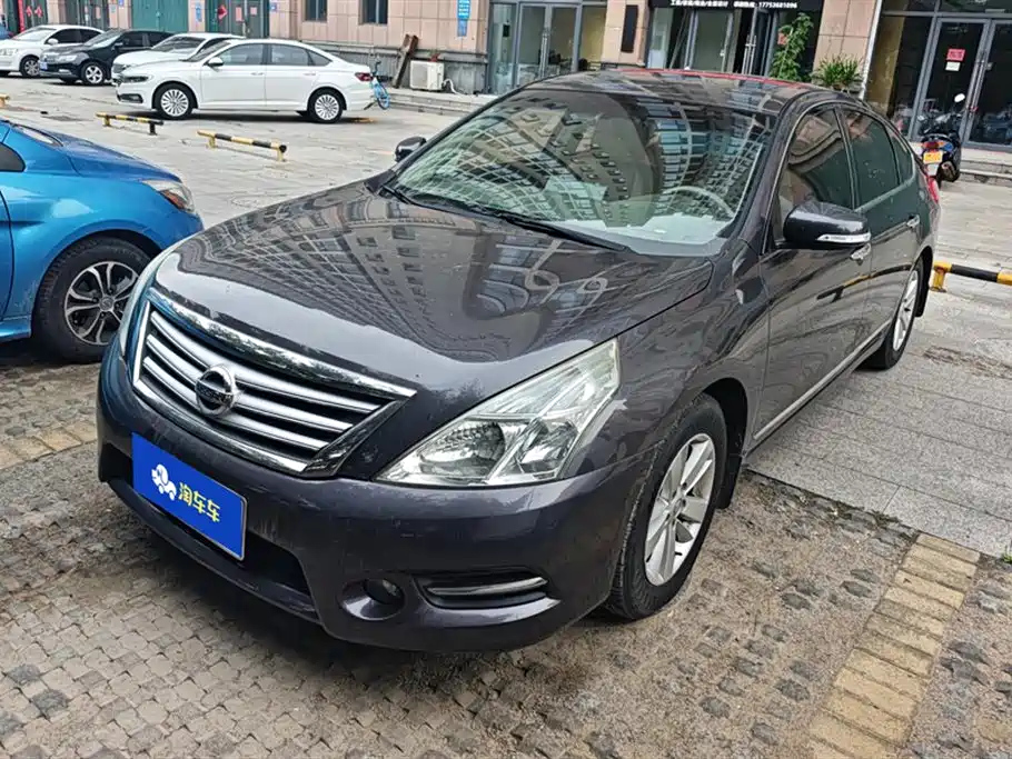 NISSAN TEANA 2011