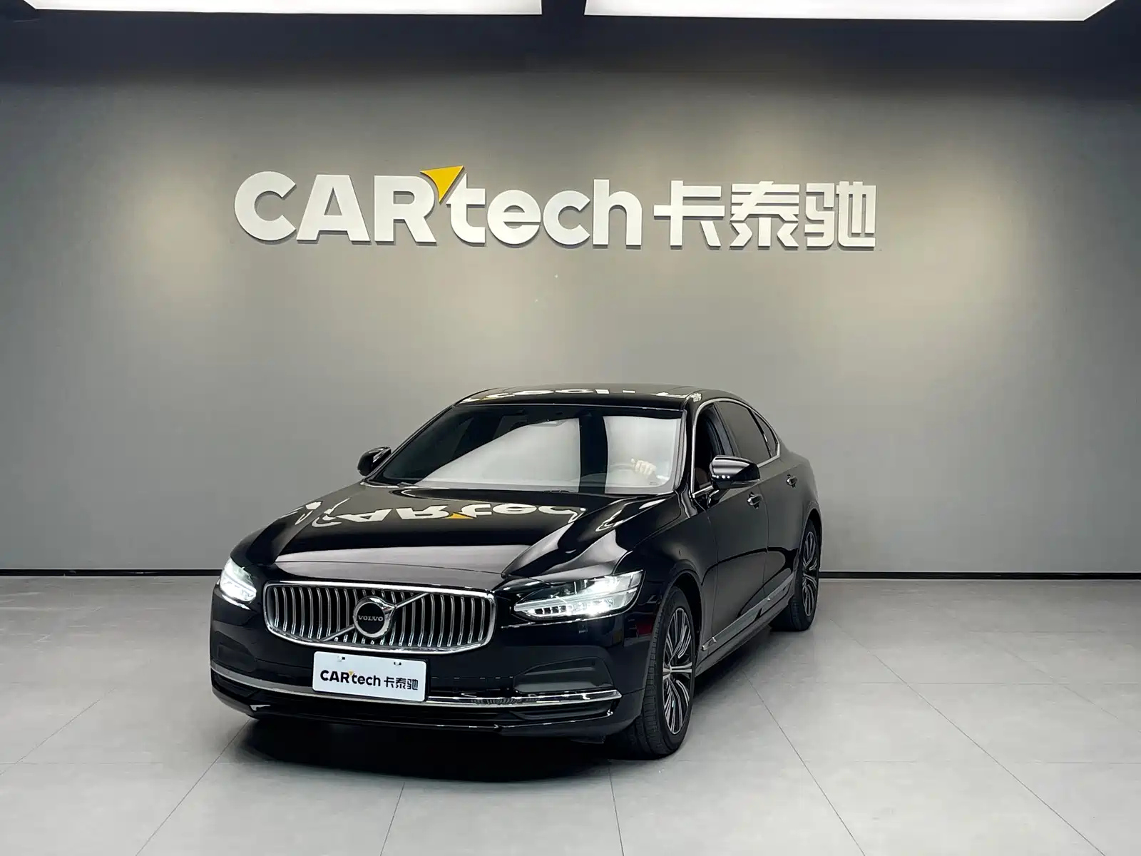 VOLVO S90 2022