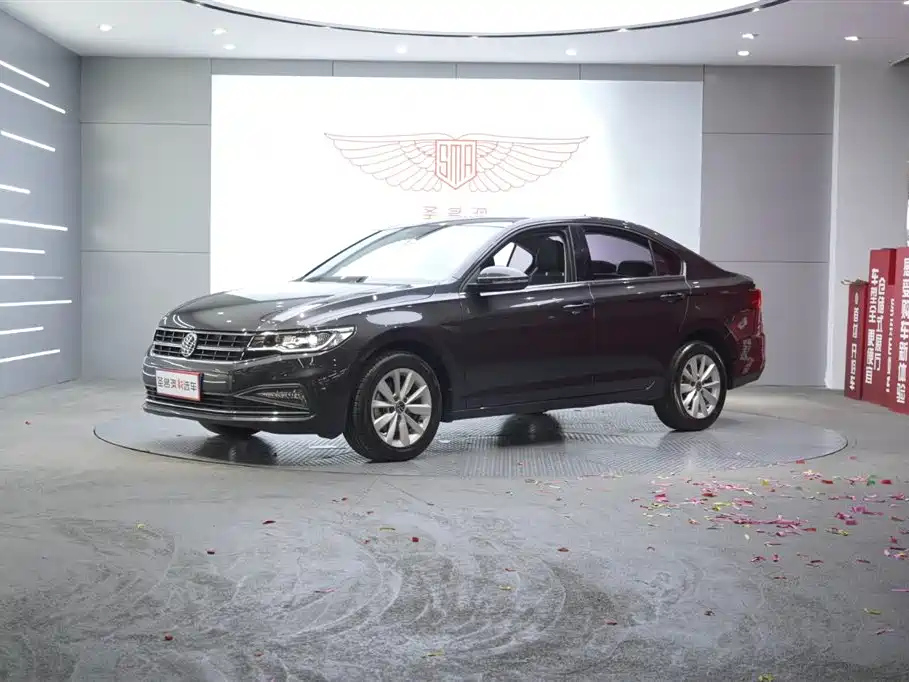 VOLKSWAGEN BORA 2021