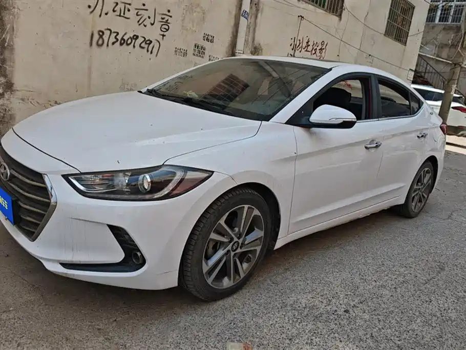 HYUNDAI ELANTRA 2016