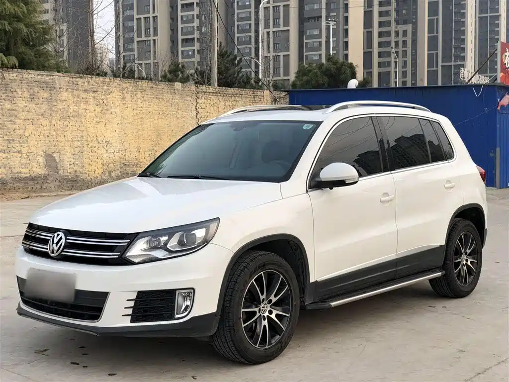 VOLKSWAGEN TIGUAN 2015