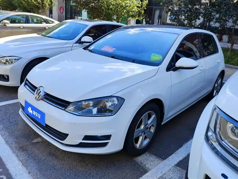VOLKSWAGEN GOLF 2015