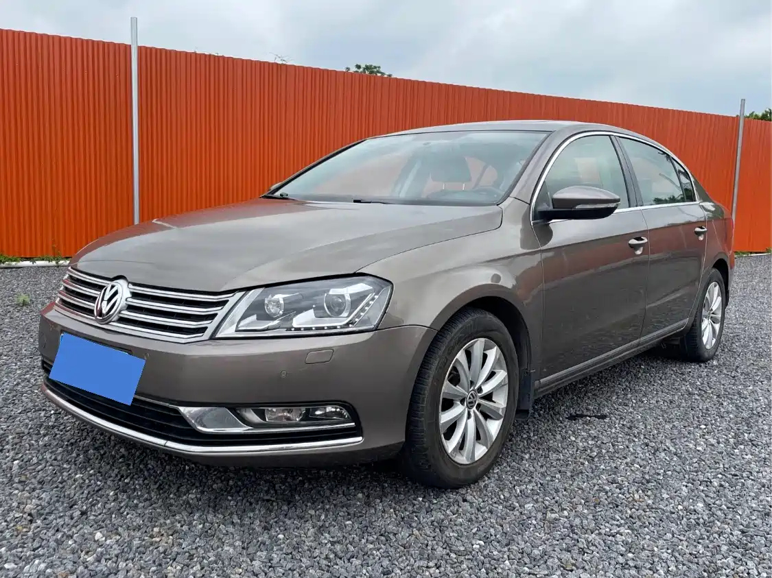 VOLKSWAGEN MAGOTAN 2013