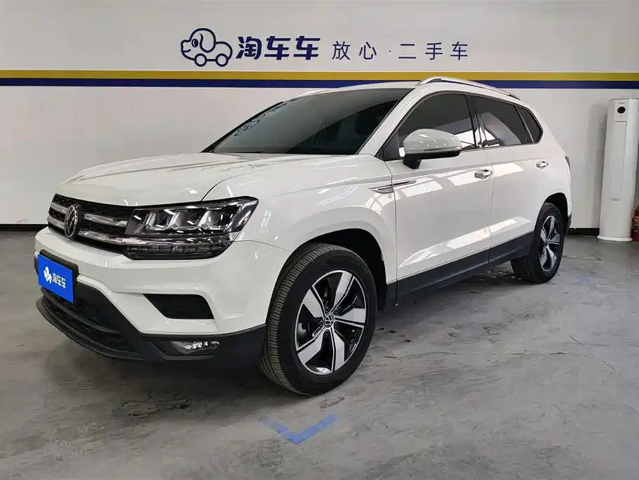 VOLKSWAGEN THARU 2021
