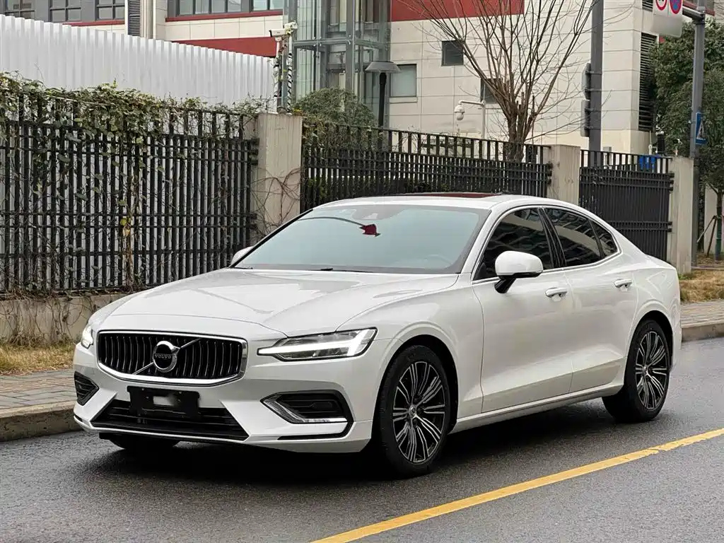 VOLVO S60 2021