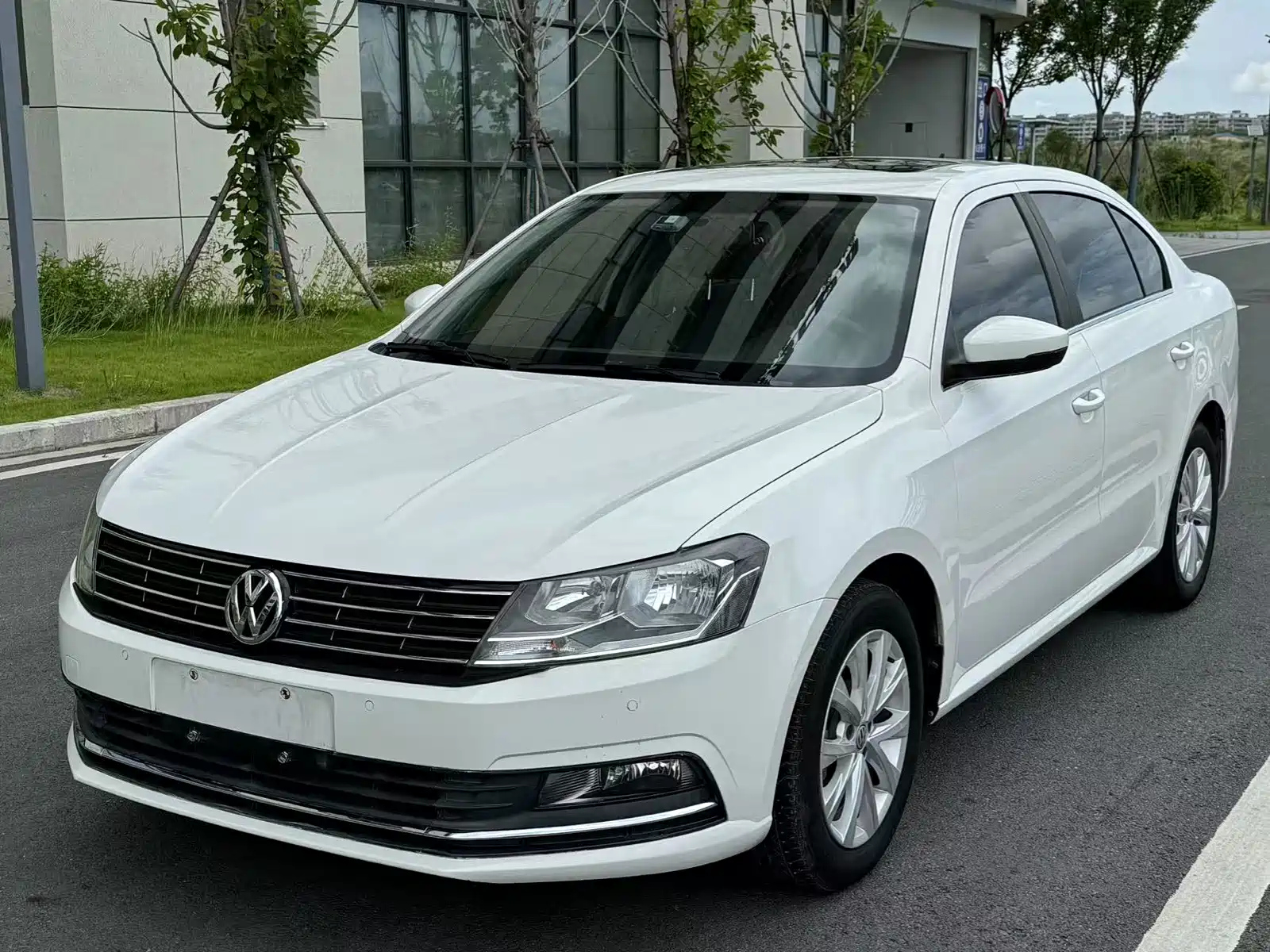 VOLKSWAGEN LAVIDA 2015