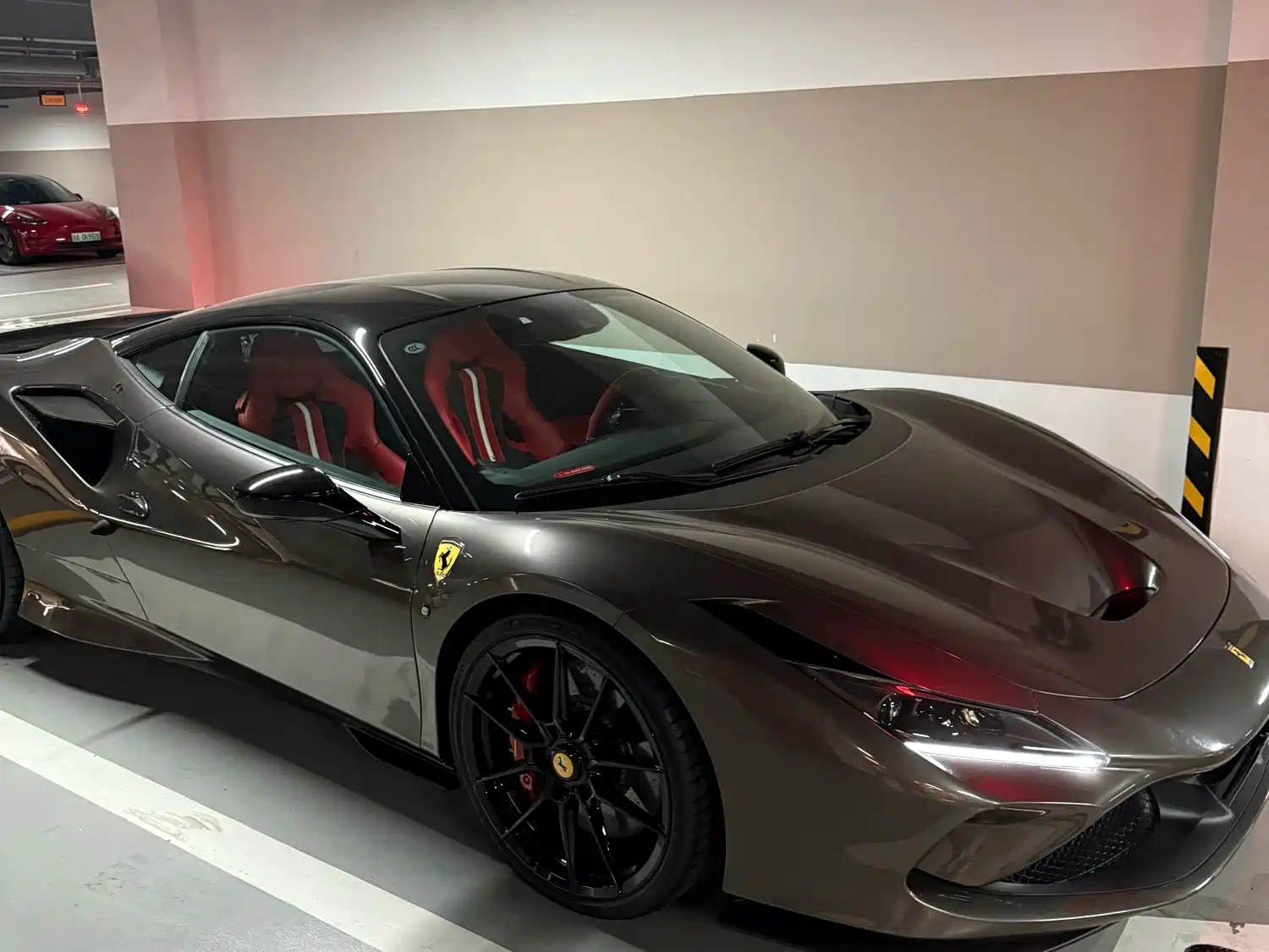 FERRARI F8 2019