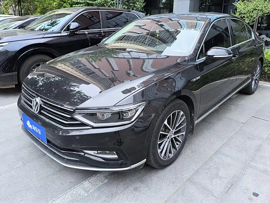VOLKSWAGEN MAGOTAN 2020