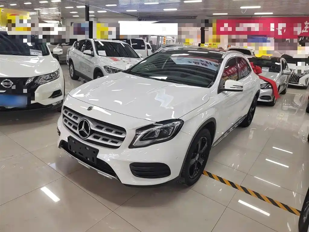 MERCEDES BENZ GLA 2019