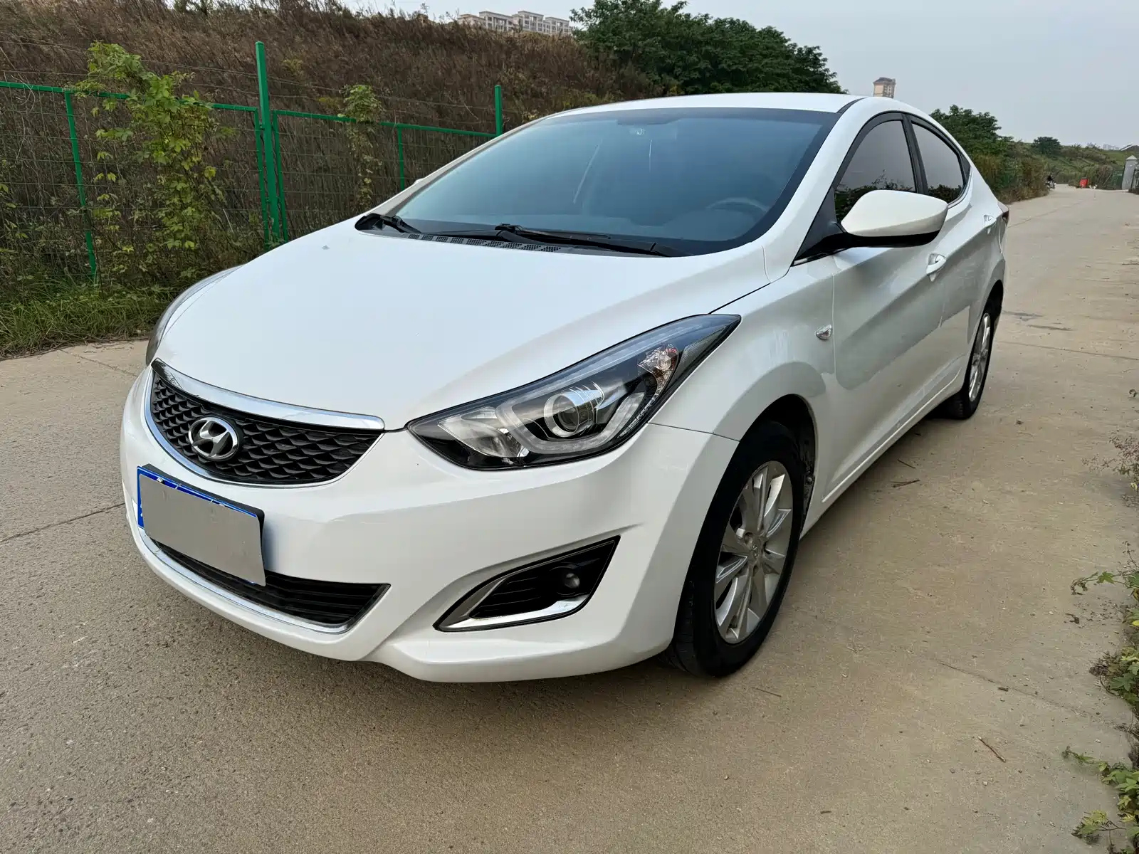 HYUNDAI ELANTRA