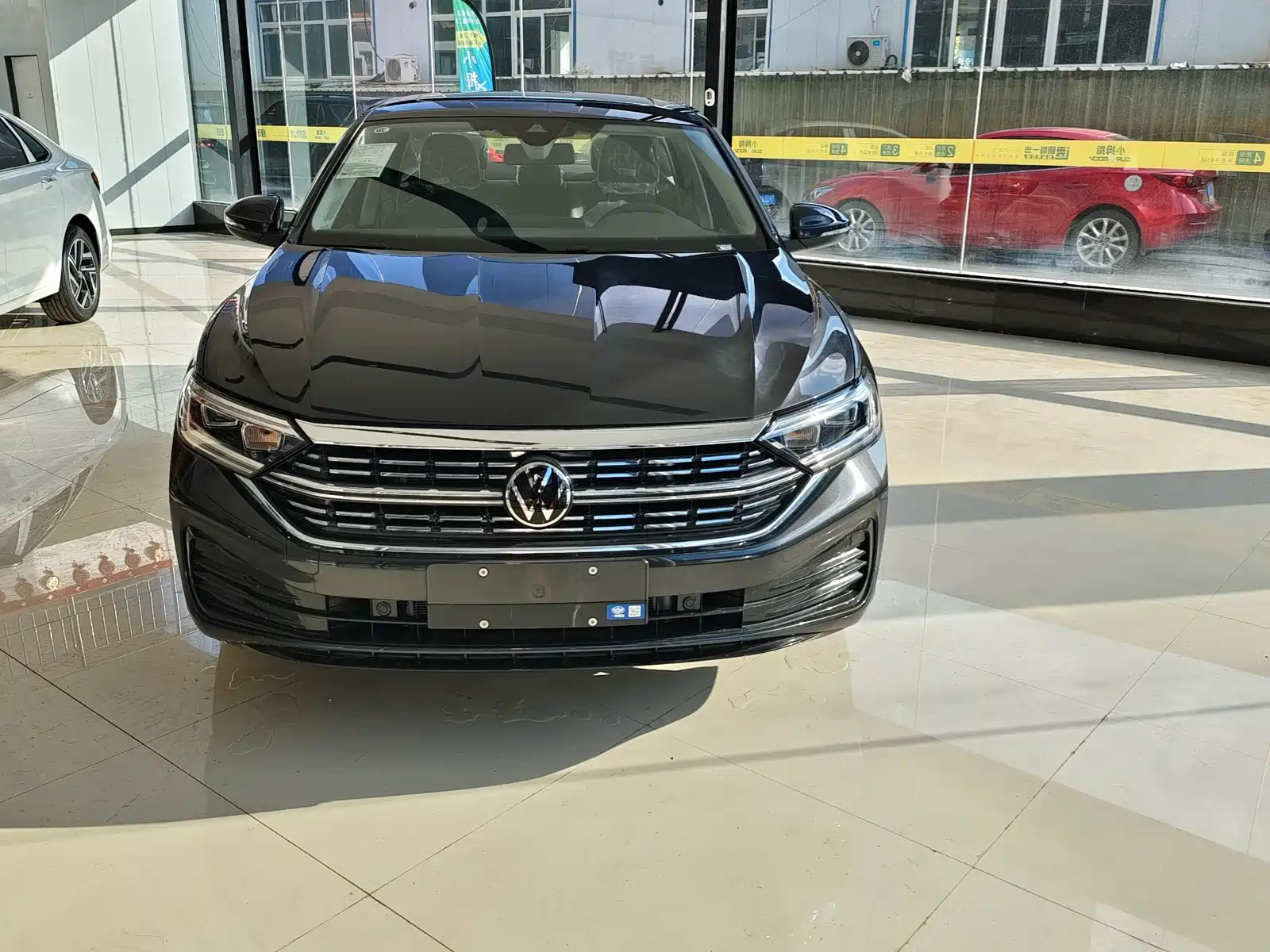 VOLKSWAGEN SAGITAR