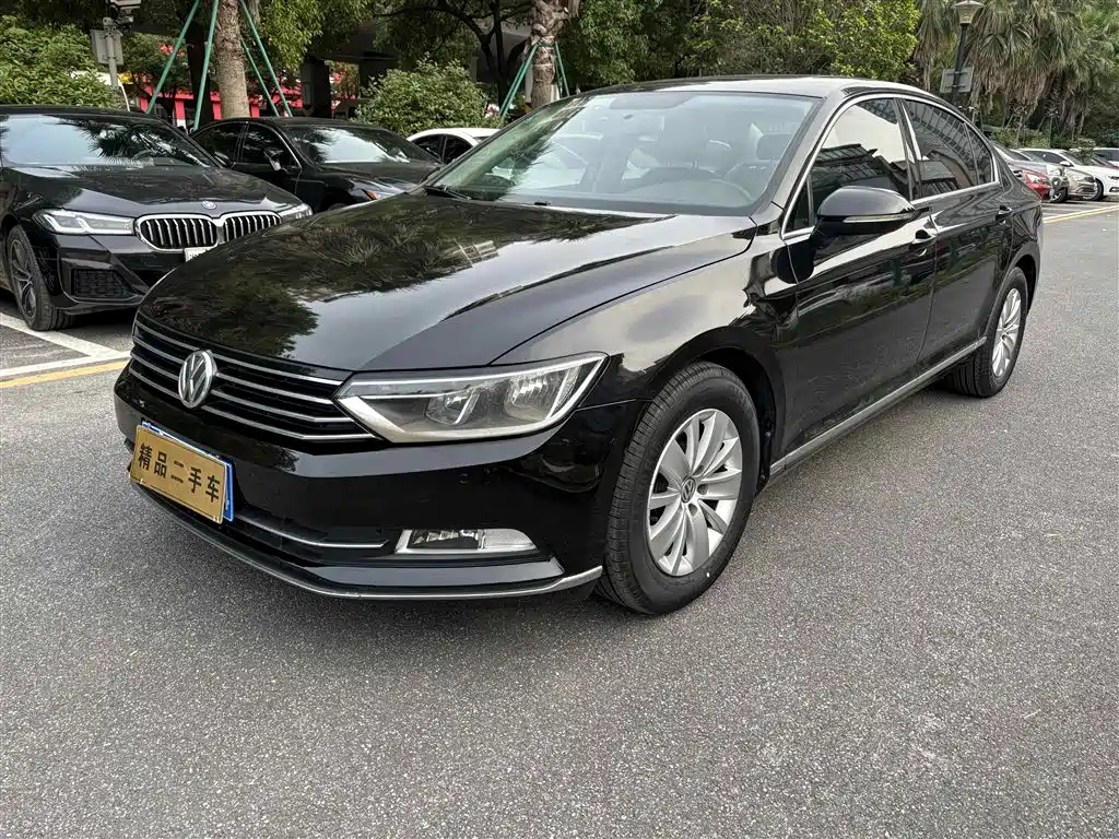VOLKSWAGEN MAGOTAN 2019