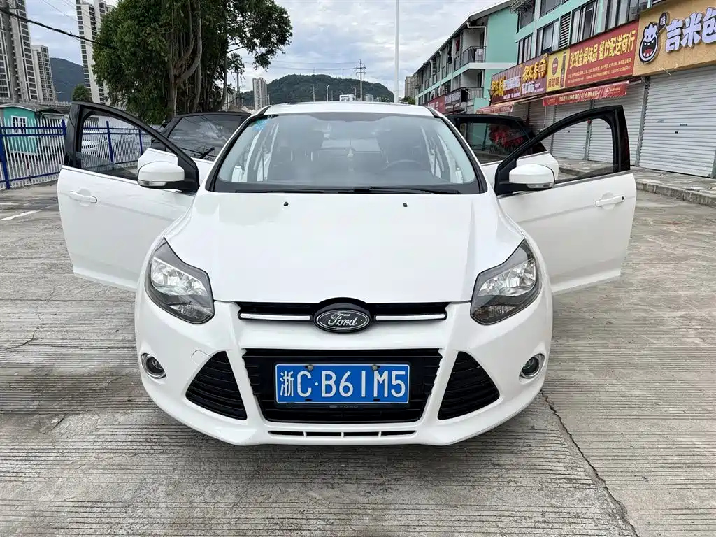 FORD FOCUS 2012