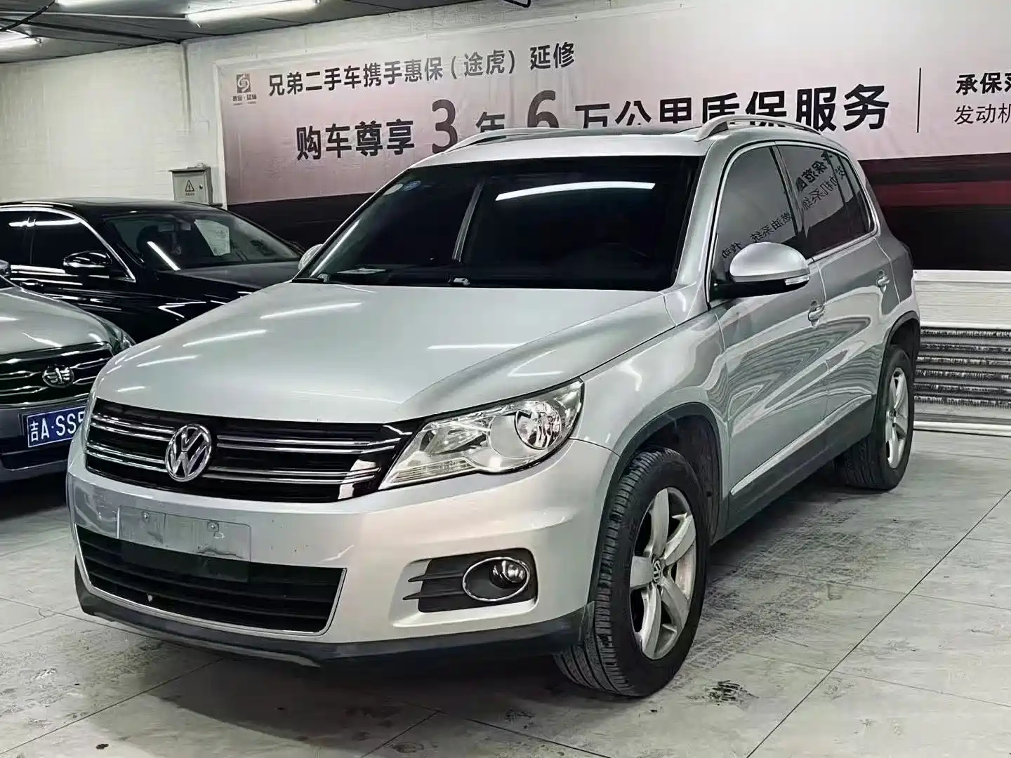 VOLKSWAGEN TIGUAN 2012