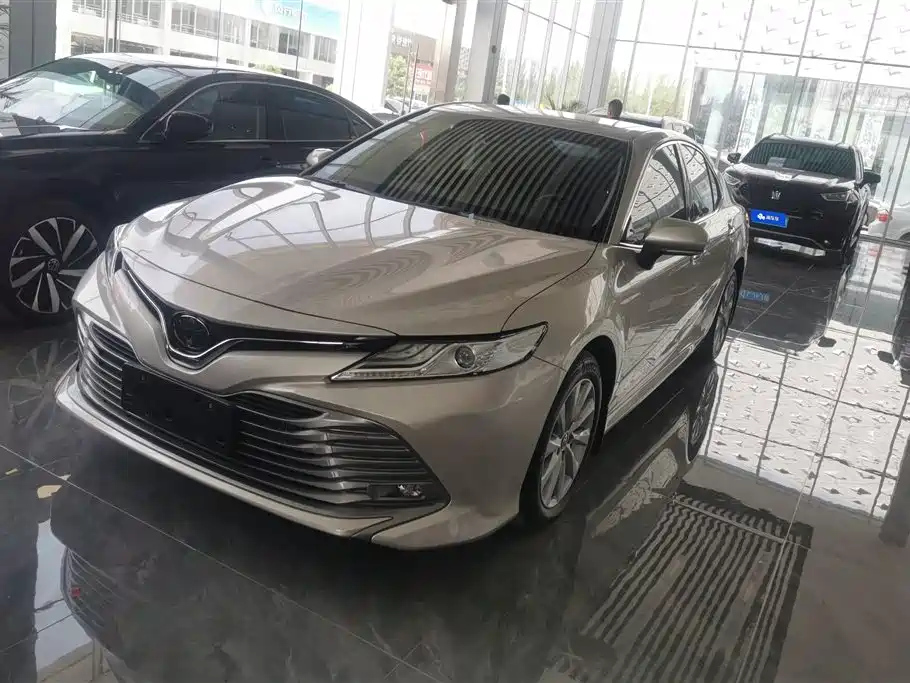 TOYOTA CAMRY 2019