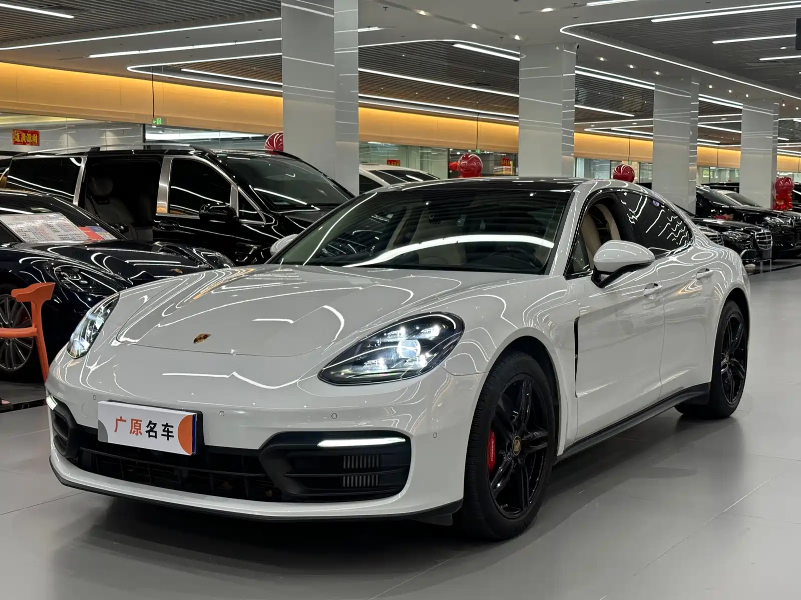 PORSCHE PANAMERA 2021