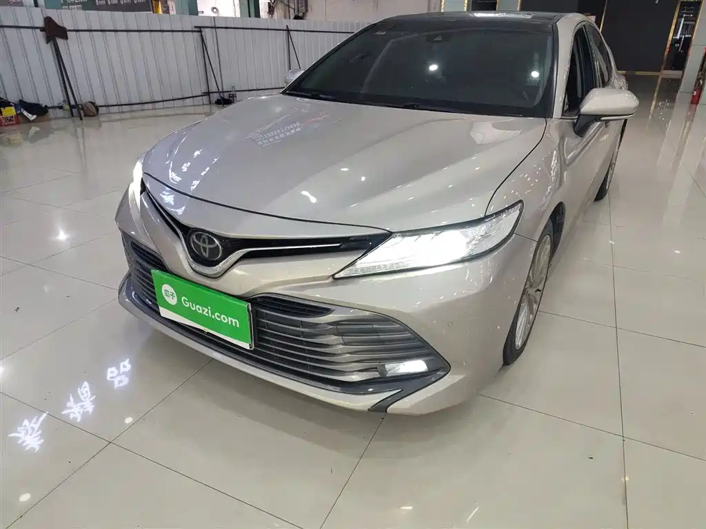 TOYOTA CAMRY 2019