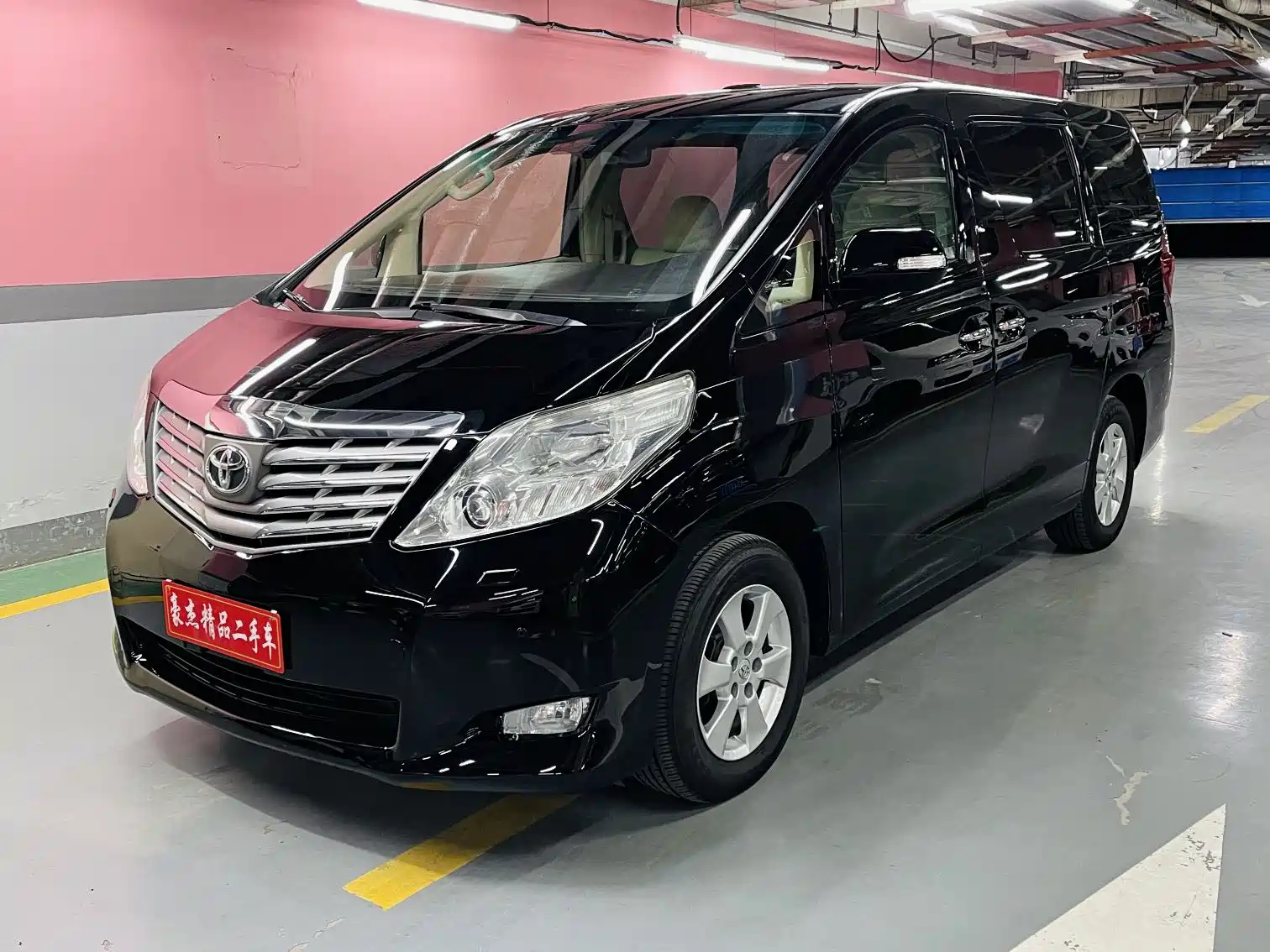 TOYOTA ALPHARD 2011