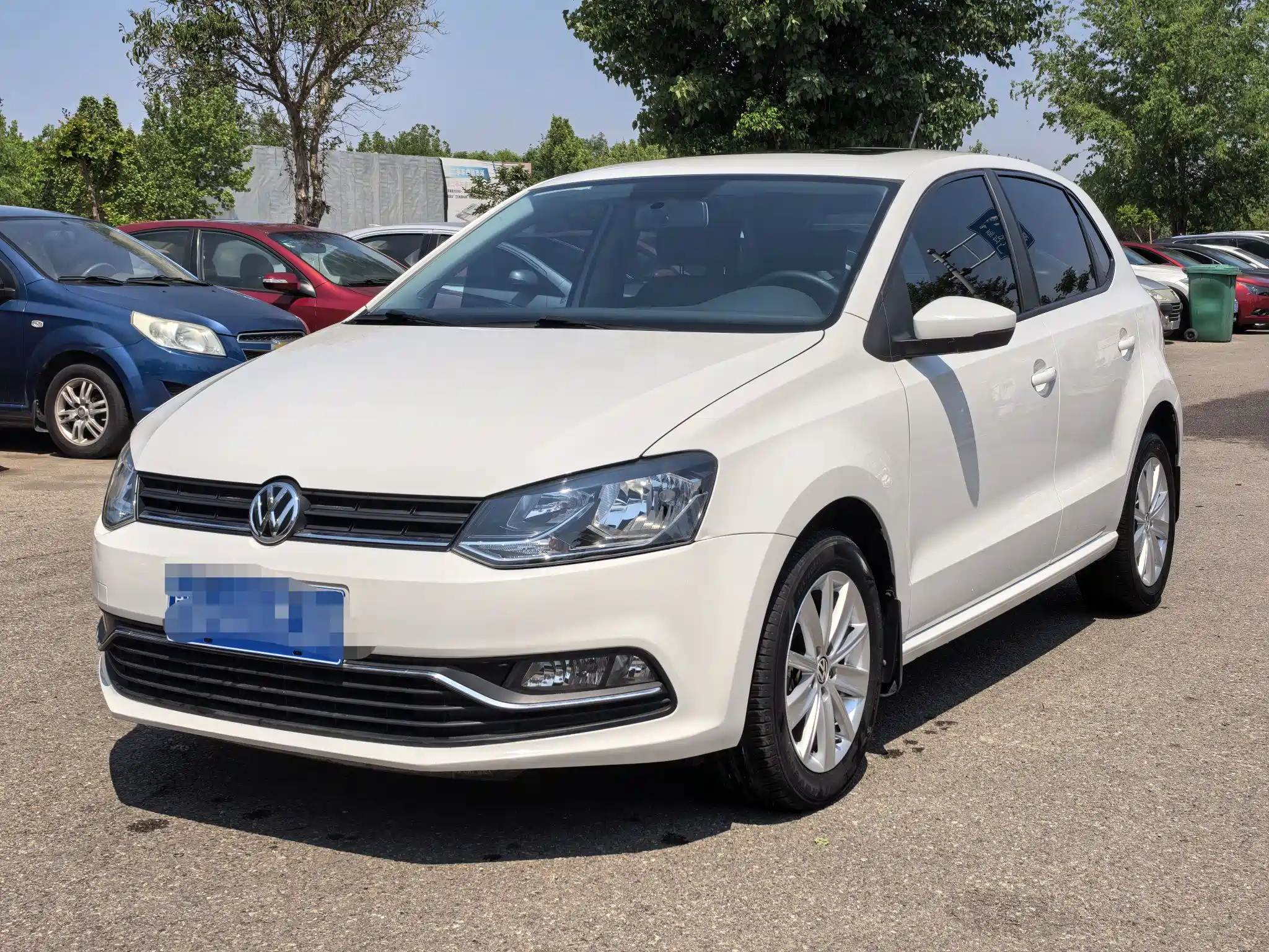 VOLKSWAGEN POLO 2016