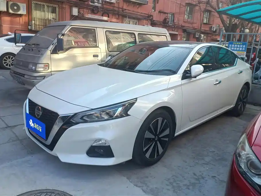 NISSAN TEANA 2019