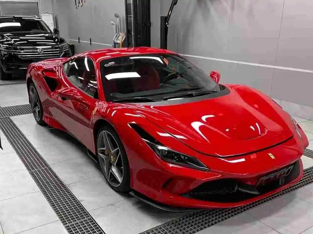 FERRARI F8