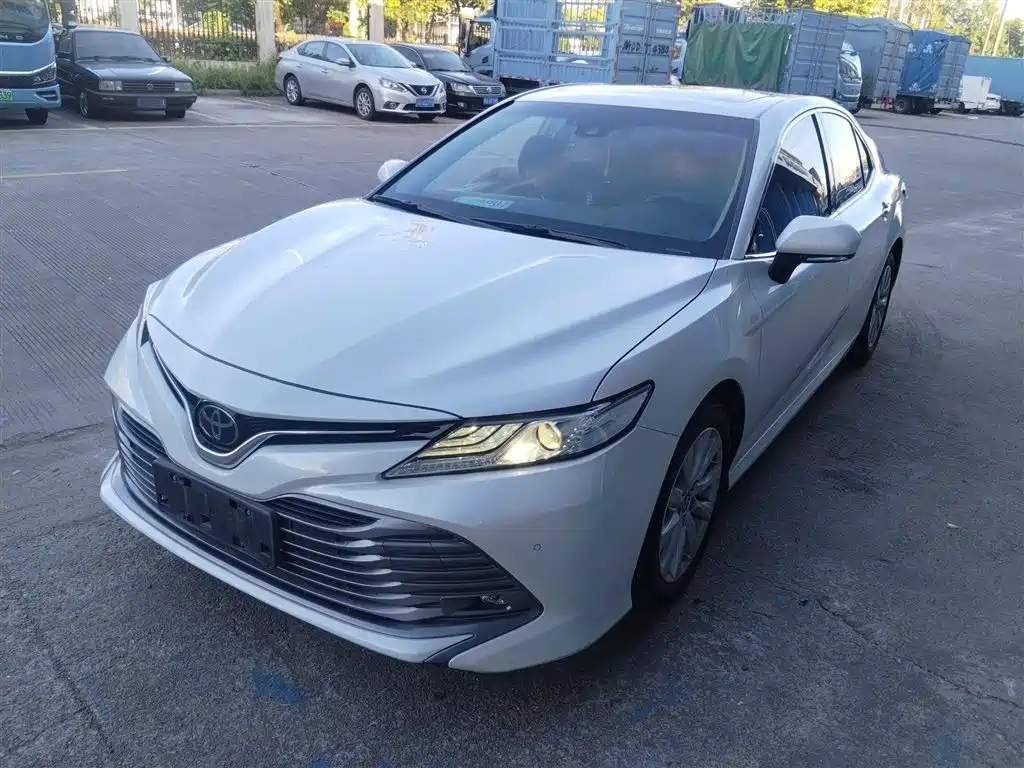 TOYOTA CAMRY 2019