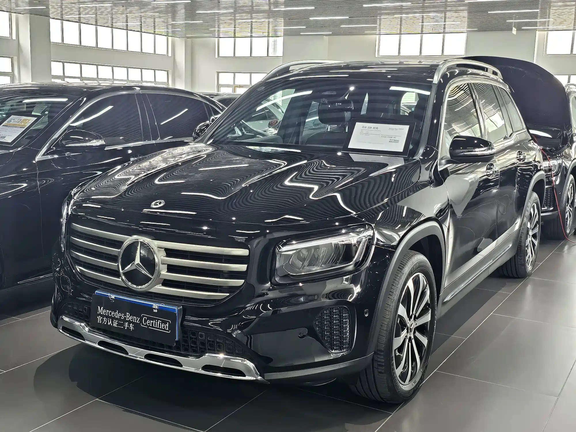 MERCEDES BENZ GLB 2024