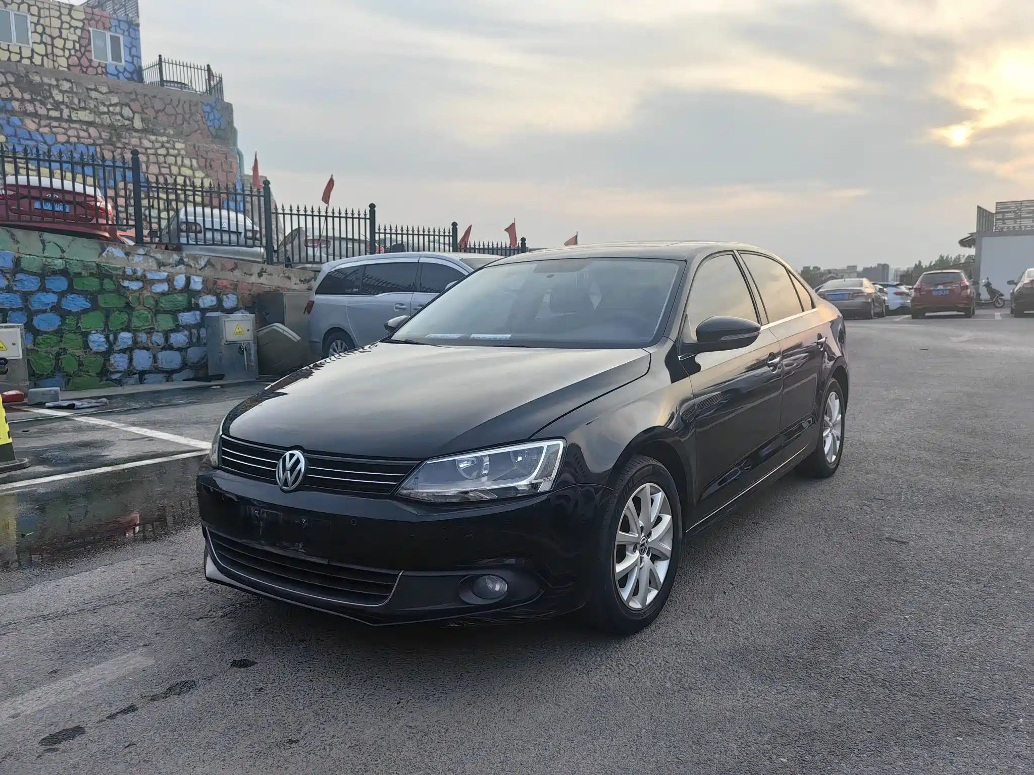 VOLKSWAGEN SAGITAR 2012