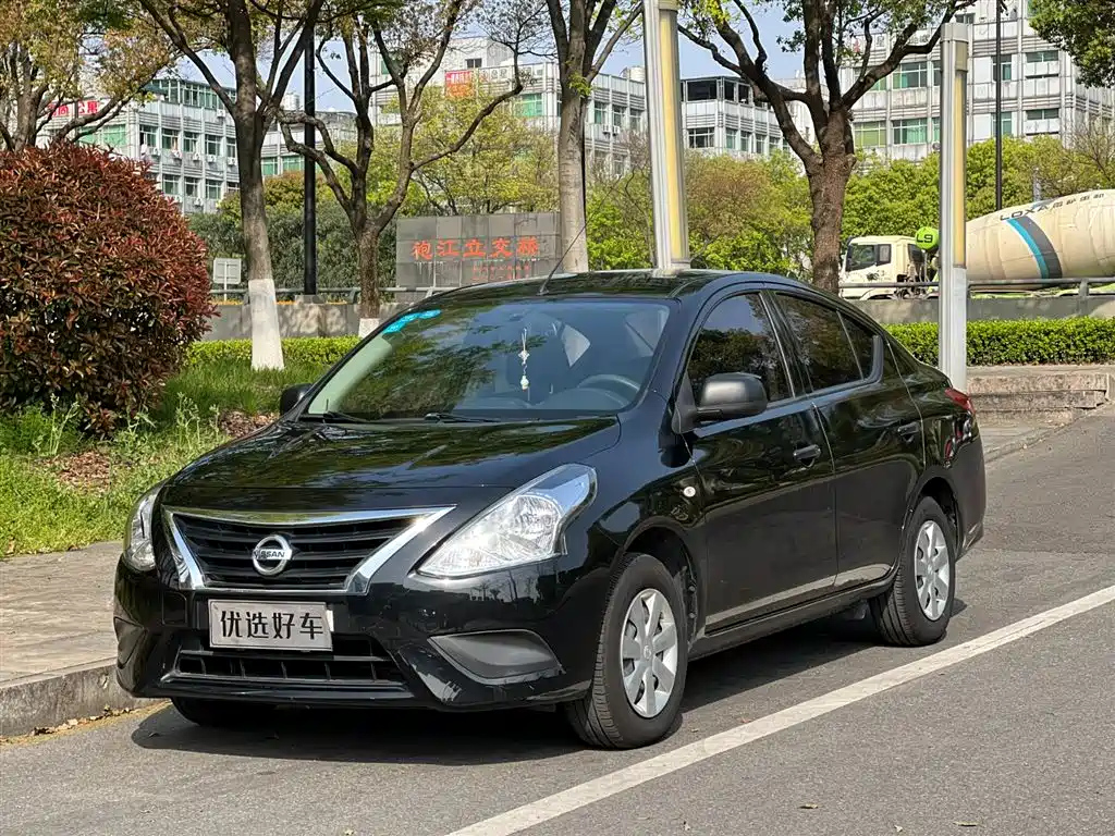 NISSAN SUNNY 2015
