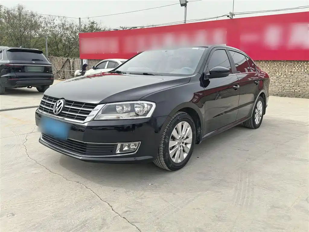 VOLKSWAGEN LAVIDA 2013