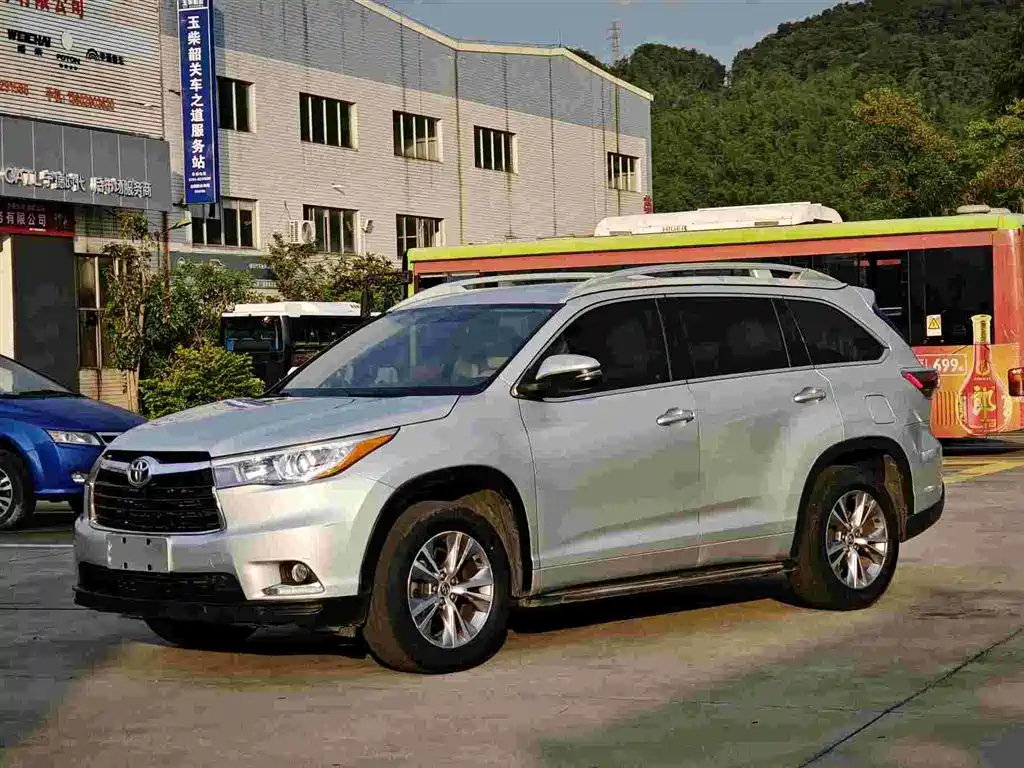 TOYOTA HIGHLANDER 2015