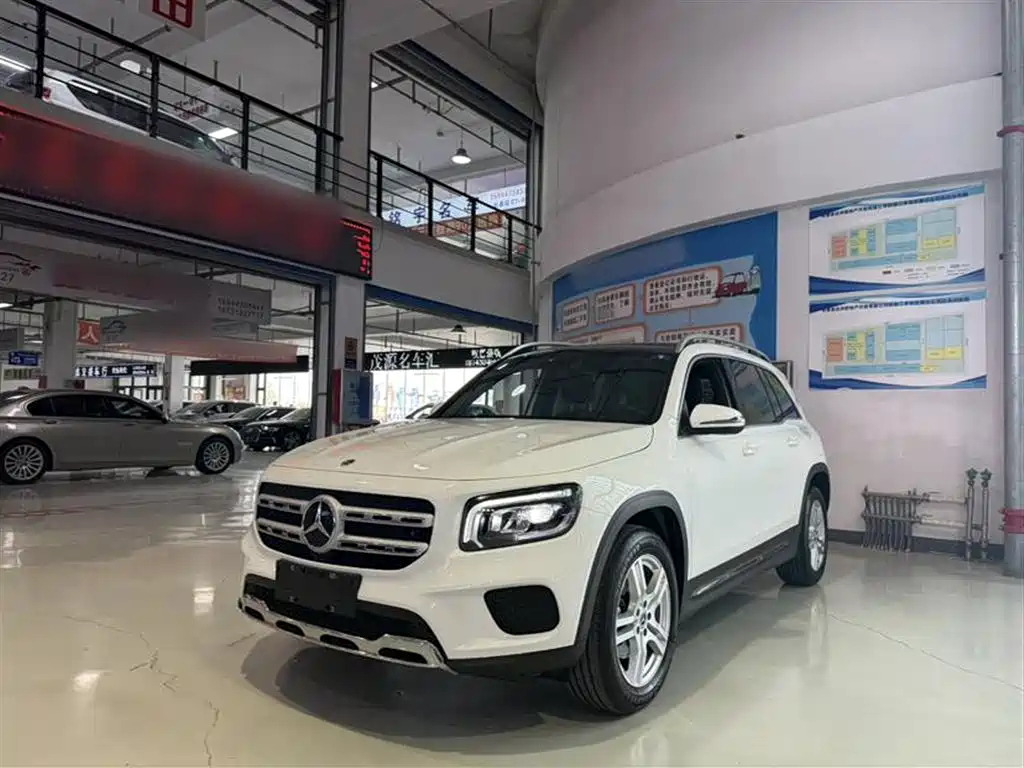 MERCEDES BENZ GLB