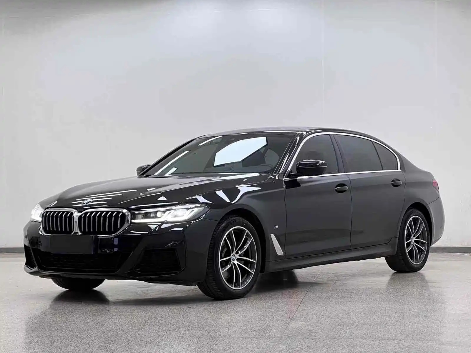BMW 5-SERIES 2022